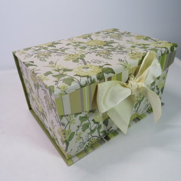 Olive Green & Warm Yellow floral gift box with stripes magnetic closure - Picture 1 of 8